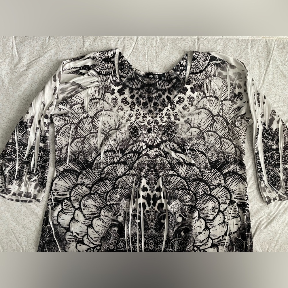 Apt 9 Womens Top 2X Peacock Print 3/4 Sleeve Artsy V Neck Black and White Casual - Picture 9 of 16